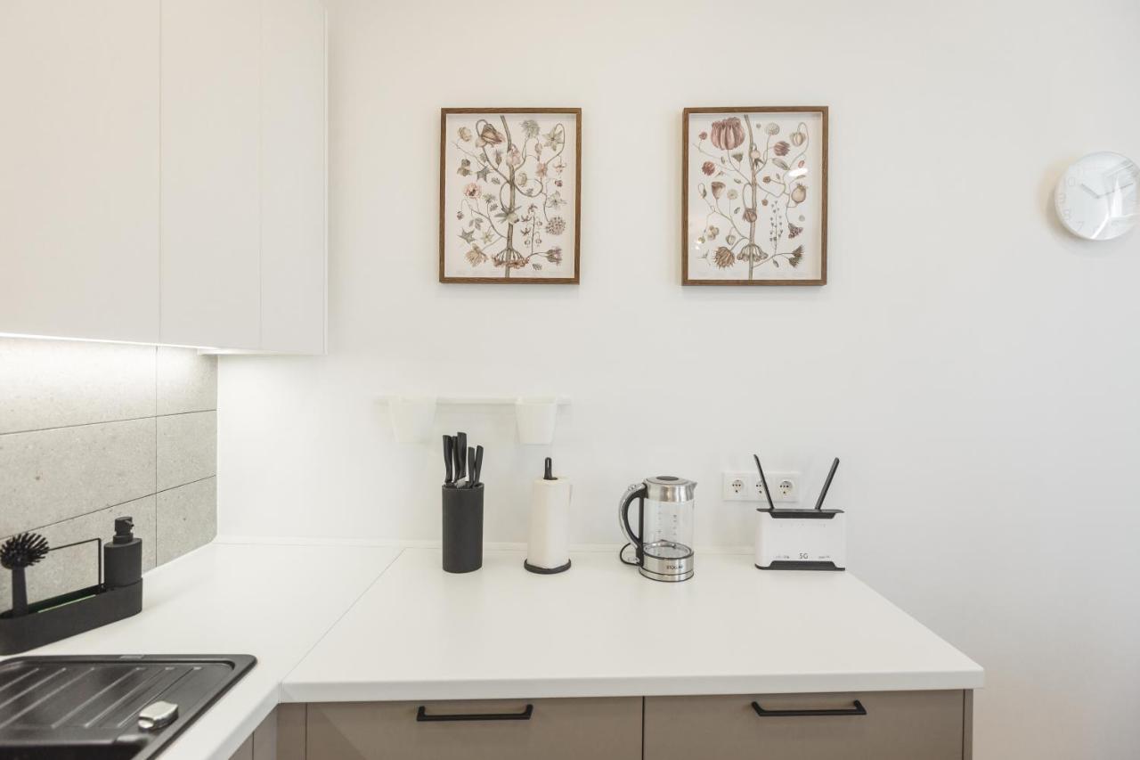 1212 Apartments With Free Parking Рига Екстериор снимка