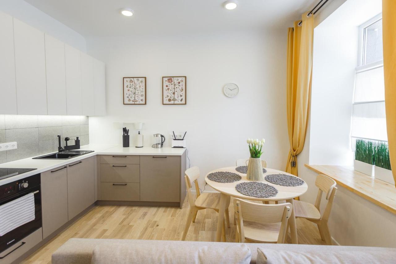 1212 Apartments With Free Parking Рига Екстериор снимка