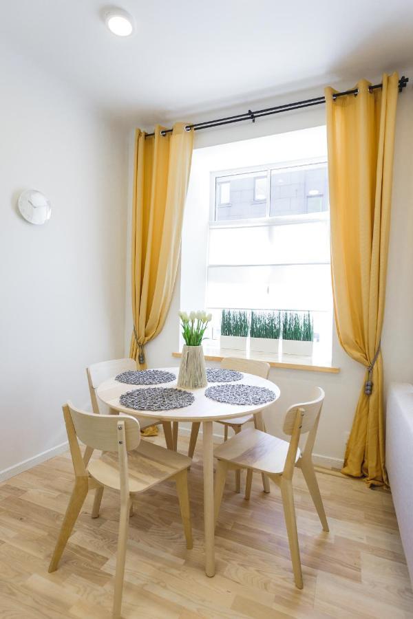 1212 Apartments With Free Parking Рига Екстериор снимка