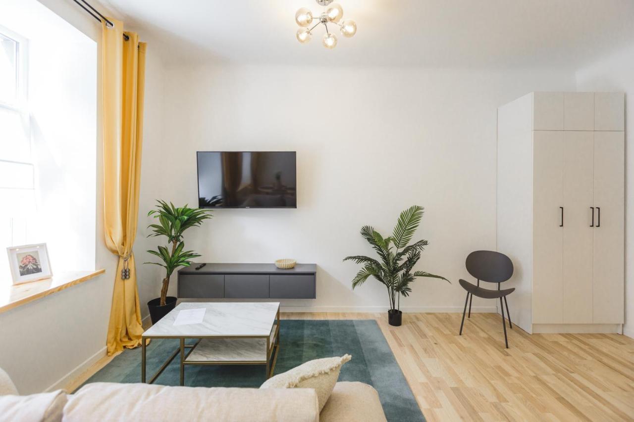 1212 Apartments With Free Parking Рига Екстериор снимка