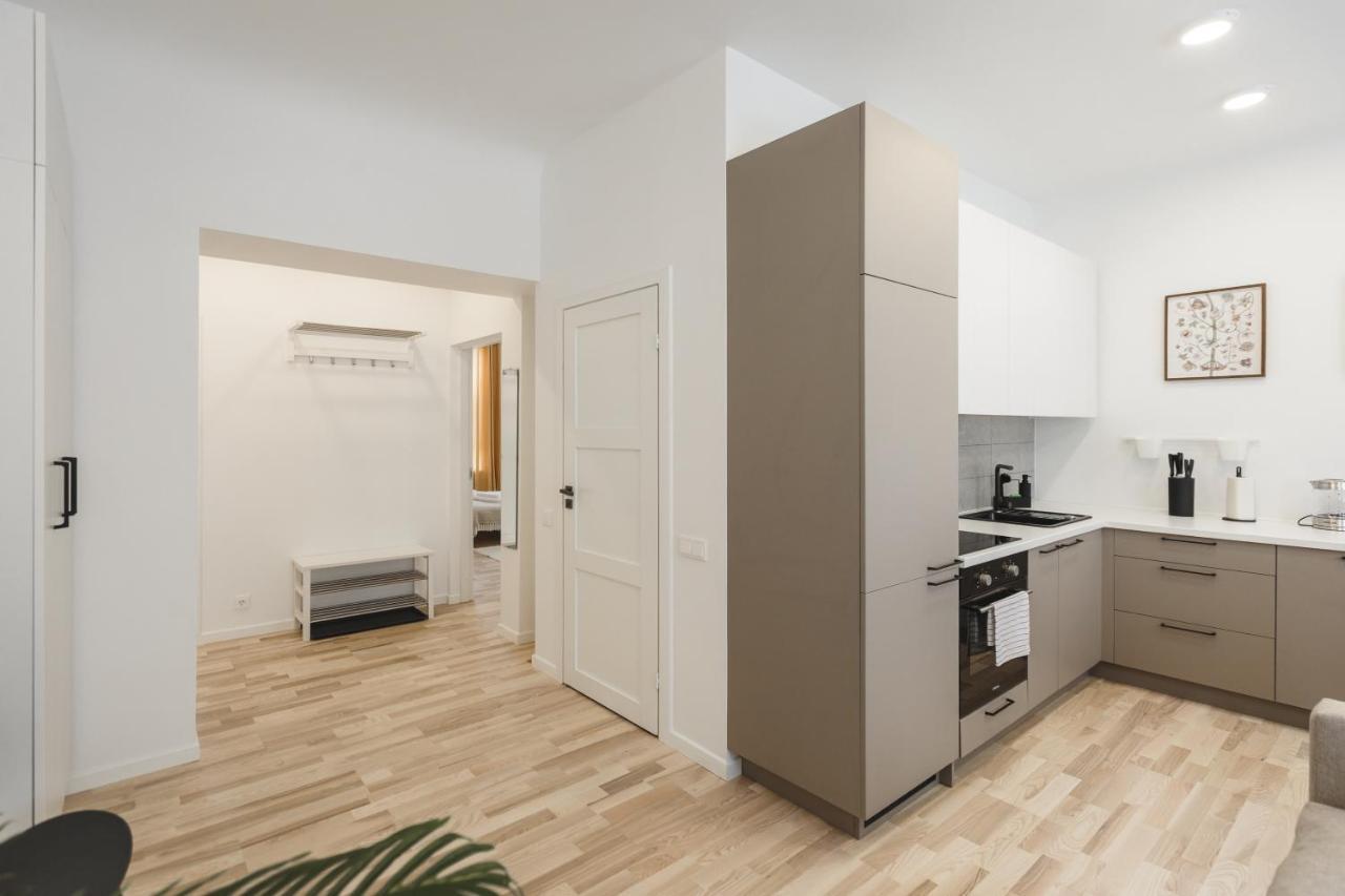 1212 Apartments With Free Parking Рига Екстериор снимка