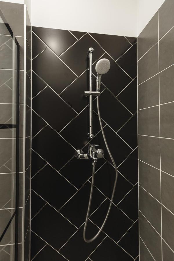 1212 Apartments With Free Parking Рига Екстериор снимка